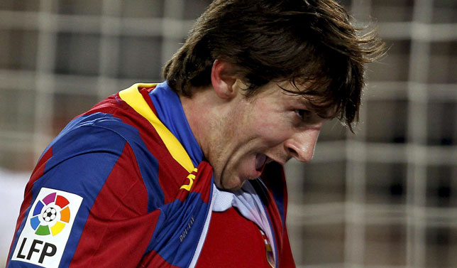 Messi felicita a su madre en pleno partido 