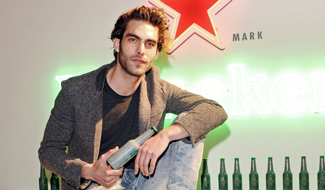 Jon Kortajarena se convierte en diseñador para Heineken 