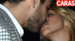 El primer beso entre Shakira y Piqué llega a los kioscos