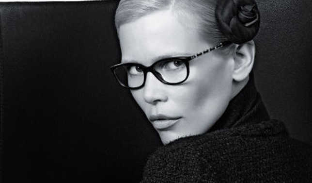 Claudia Schiffer, nuevo modelo de gafas para Chanel
