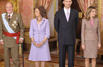 Don Juan Carlos estudia limitar la Familia Real 