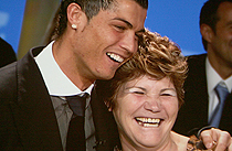 Irina provoca un 'cisma' entre Ronaldo y su madre