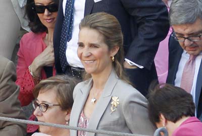 Pitos para el príncipe Felipe, aplausos para la Infanta doña Elena