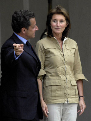 Sarkozy a Cecilia antes de la boda con Bruni: "Si vuelves, anulo todo"