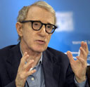 Woody Allen no lee las críticas sobre él