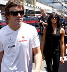 El 'show' de Fernando Alonso y su mujer